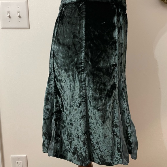 Club Monaco Crushed Velvet Pleated Green Skirt - Picture 5 of 13